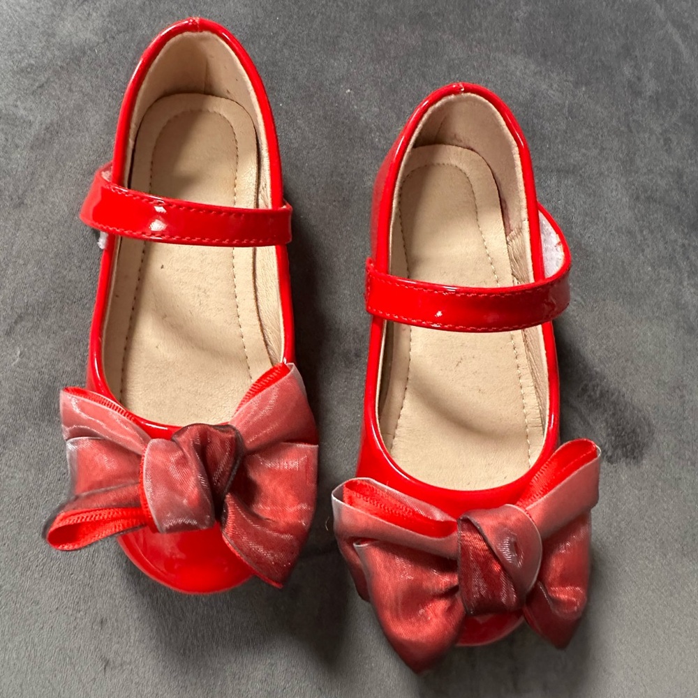RED PATENT BOW GIRL DRESS SHOES